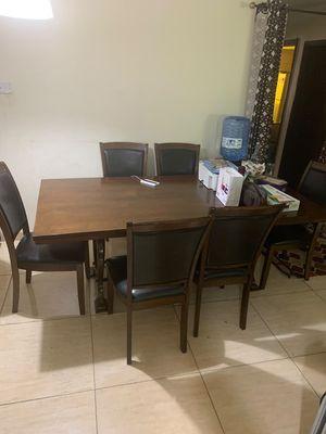 Selling a bedroom and a dining room in excellent condition 